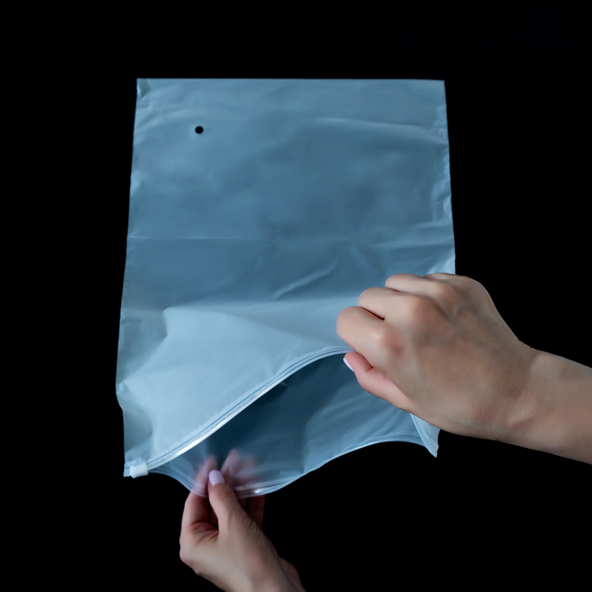Пакет Zip-lock с бегунком полуматовый оптом от ООО "ТехПроизводство" | Качественная упаковка по доступным ценам
